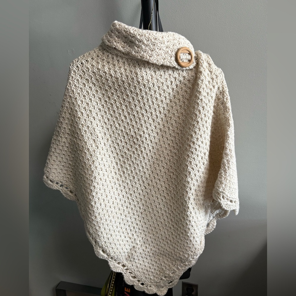 Eco-Friendly NWOT Cream Knit Poncho